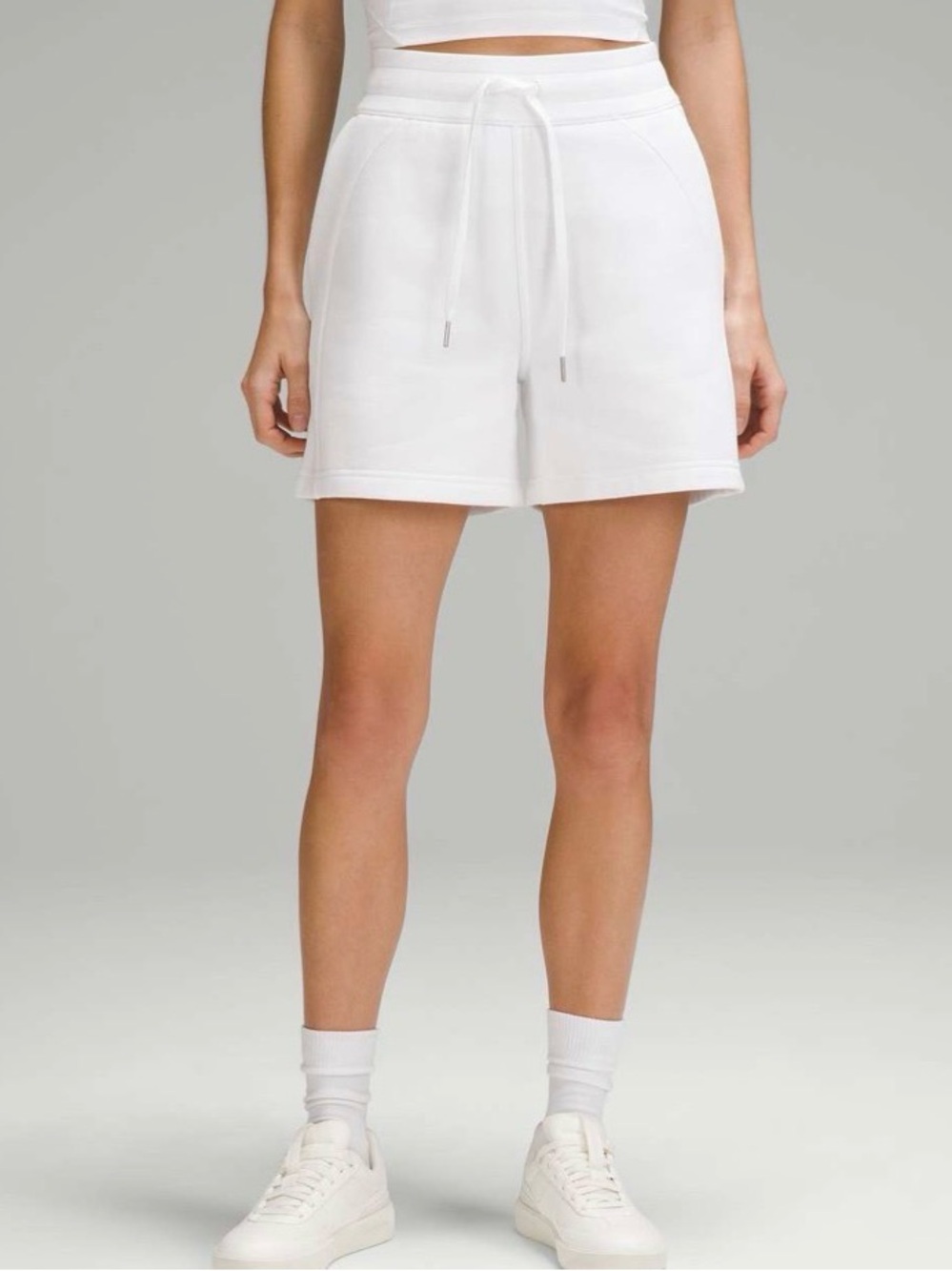 Lululemon Scuba High-Rise Short 5" White Size 8 Like New